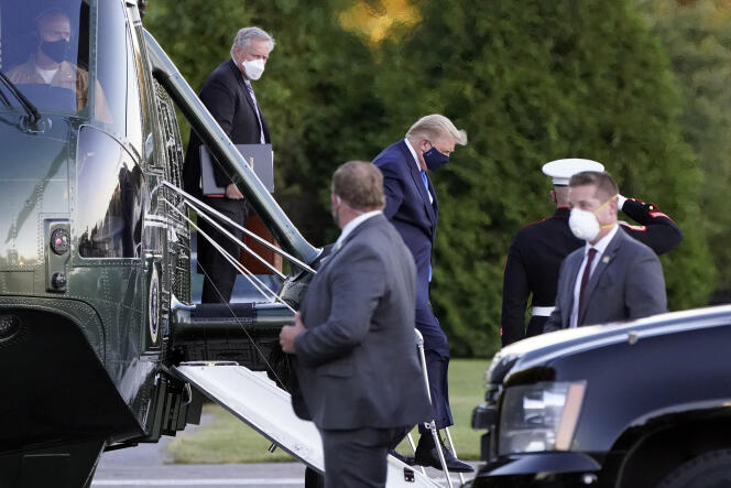 L’arrivée du président américain Donald Trump à l’hôpital militaire Walter Reed de Bethesda, près de Washington, le 2 octobre.