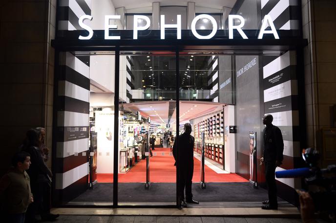 A Paris, faute de touristes, les ventes de cosmétiques sont en recul de 38 %. Ici, la boutique Sephora des Champs-Elysées.