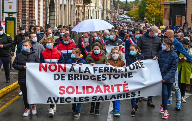 Un millier de personnes a manifesté dans les rues de Béthune dimanche 4 octobre.
