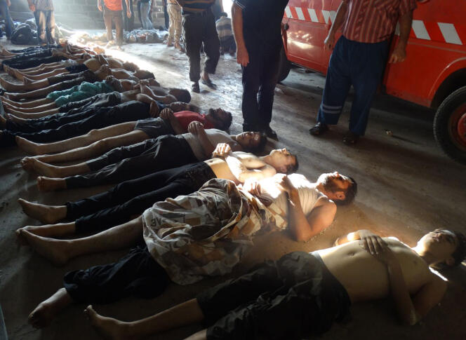 Des corps de victimes de l’attaque chimique de la Ghouta, en août 2013, attribuée au régime de Damas. Photo diffusée par l’opposition syrienne.