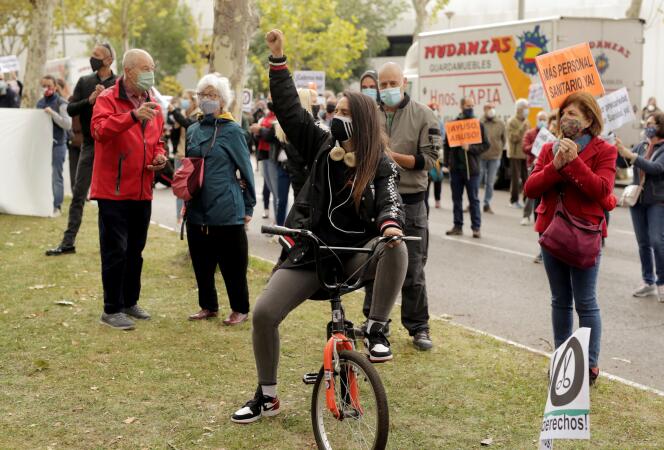 Manifestation contre les mesures prises par le gouvernement pour contrôler la propagation du virus, le 4 octobre à Madrid.