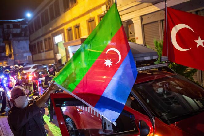 Lors d’une manifestation de soutien à l’Azerbaïdjan, à Istanbul, le 5 octobre.
