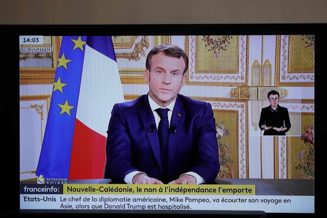 Discours du président Emmanuel Macron à la télévision, après les résultats du référendum, le 4 octobre.