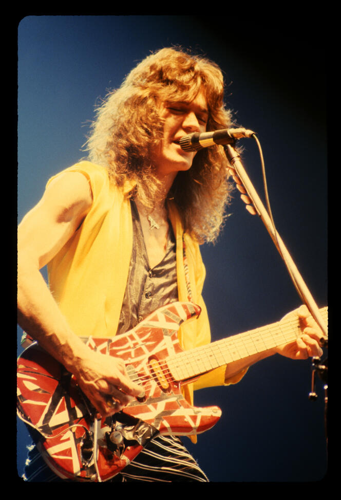 Eddie Van Halen en concert au Fabulous Forum de Los Angeles (Californie), le 7 octobre 1979.