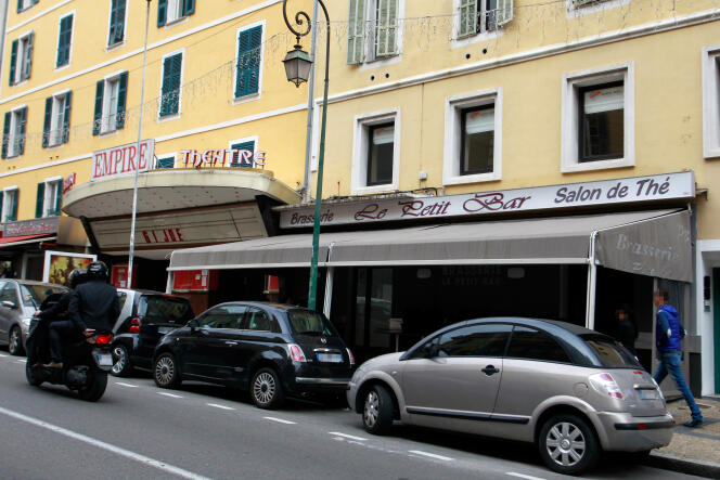 Le Petit Bar, à Ajaccio, le 8 avril 2013.