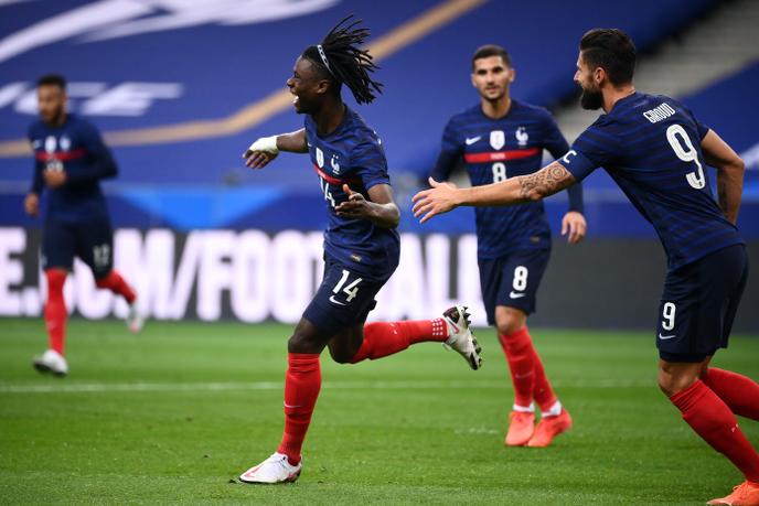 Football Les Bleus Du Capitaine Giroud Deroulent Contre L Ukraine