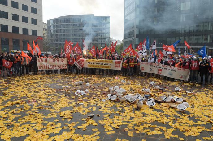 Manifestation des salariés de Suez à La Défense (Hauts-de-Seine), le 29 septembre 2020.