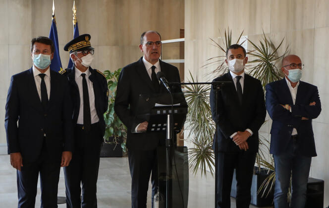 Le maire de Nice, Christian Estrosi, le préfet des Alpes-Maritimes, Bernard Gonzalez, le premier ministre, Jean Castex, le ministre de l’intérieur, Gérald Darmanin, et le député Eric Ciotti, à Nice, le 3 octobre.