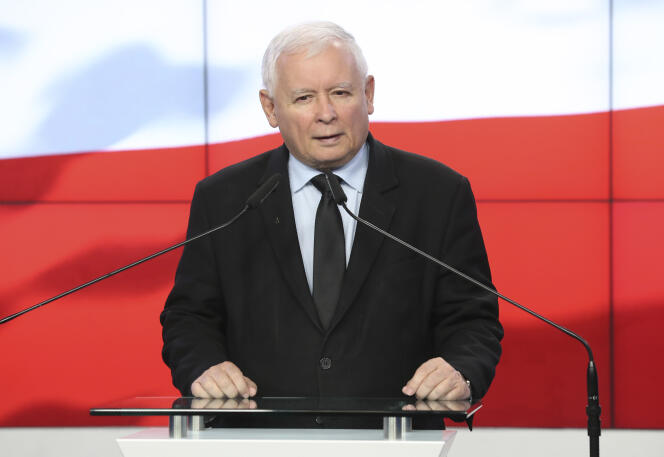 Jaroslaw Kaczynski, à Varsovie, le 13 octobre 2020.  Le vice-premier ministre polonais a menacé de mettre son « veto » au plan de relance européen.