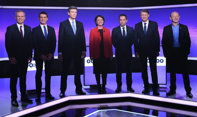Les sept candidats de la primaires de la gauche en vue de la présidentielle de 2017, réunis à l’occasion d’un débat télévisé, le 19 janvier 2017, à Saint-Cloud.