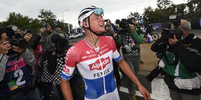 Tour des Flandres : Van der Poel s’impose au sprint, Alaphilippe a lourdement chuté