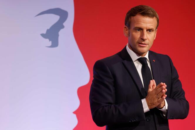 Emmanuel Macron, lors de son discours aux Mureaux (Yvelines), le 2 octobre.