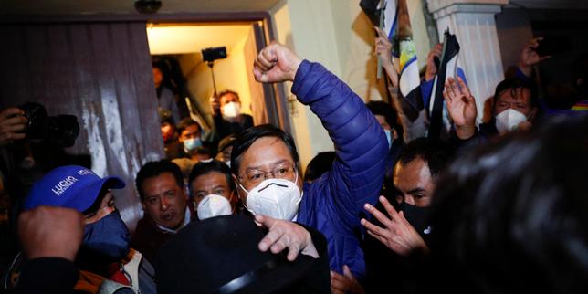 Présidentielle en Bolivie : la victoire de Luis Arce, fidèle d’Evo Morales mais socialiste modéré