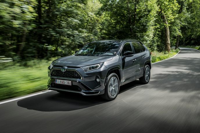 Le Toyota RAV4 PHEV hybride.