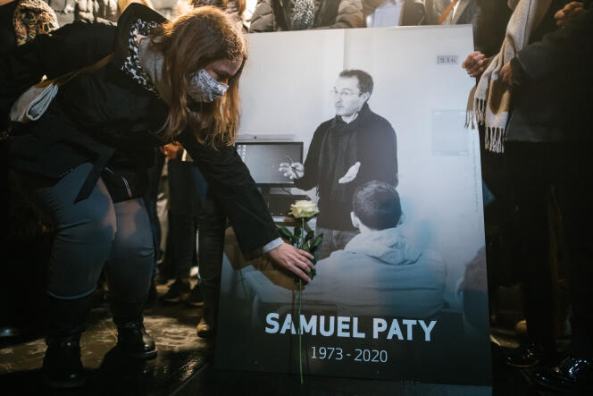 Lors de la marche blanche en hommage à Samuel Paty, à Conflans-Sainte-Honorine (Yvelines), le 20 octobre.