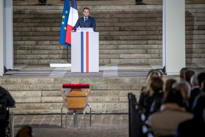 Emmanuel Macron, président de la République, participe à la cérémonie en hommage à Samuel Paty, professeur d'histoire à Conflans-Sainte-Honorine, assassiné par un islamiste le 16 octobre.