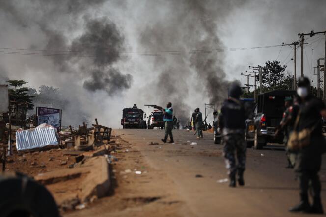 Affrontements entre forces de l’ordre et manifestants à Abuja, le 20 octobre.