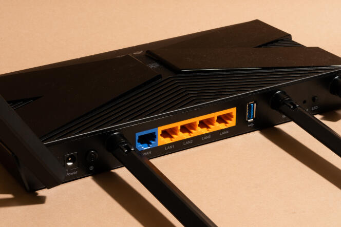 Une prise WAN et quatre ports Ethernet gigabit sont le standard de la plupart des routeurs domestiques. Sur l’AX50, un port USB 3.1 permet de connecter un volume de stockage pour partager simplement des fichiers.