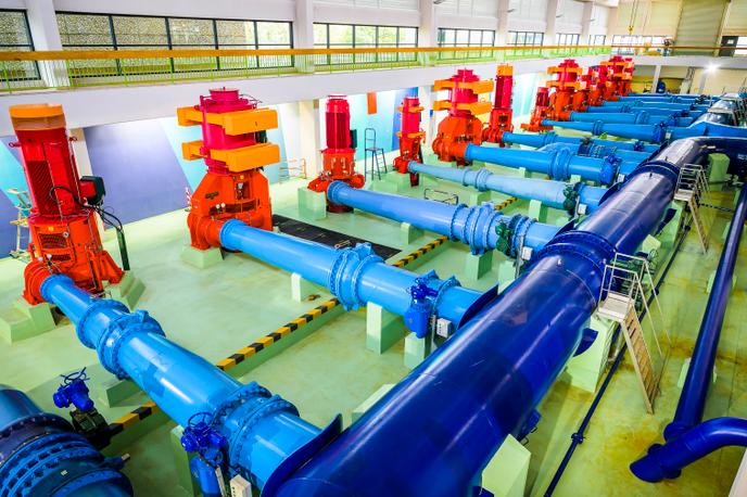 Salle des pompes de l’usine des eaux de Croix-Luizet.