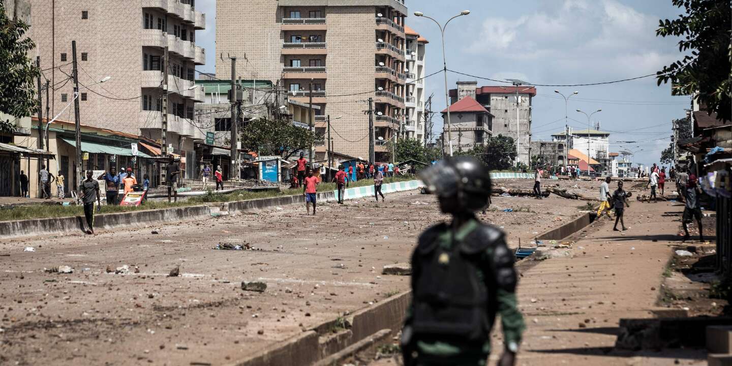 Photo of La Guinée s’apprête à proclamer la réélection d’Alpha Condé sur fond de violence