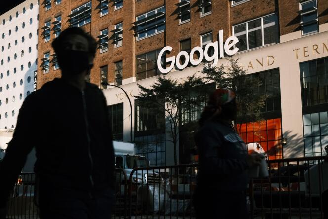 Devant les bureaux de Google à Manhattan, le 20 octobre, à New York.
