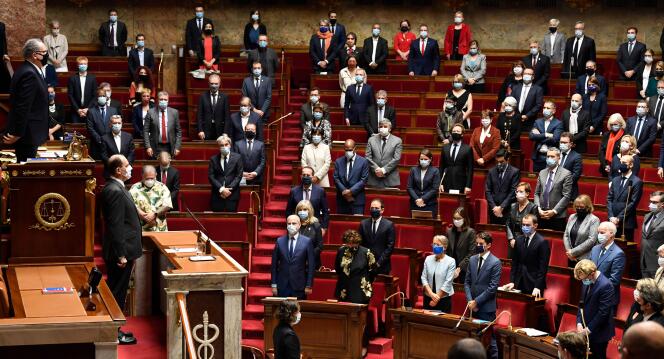 A l’Assemblée nationale, au moment de la minute de silence en hommage aux victimes de l’attaque de Nice, jeudi 29 octobre.