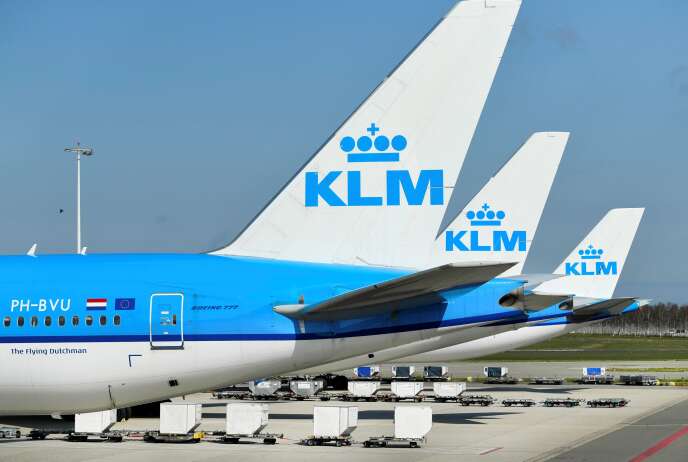 La compagnie aérienne KLM a été durement touchée par la crise économique et contrainte de supprimer 5 000 emplois.