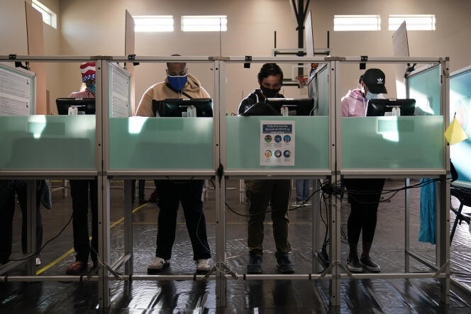Dans un bureau de vote, à Las Vegas (Nevada), le 3 novembre.