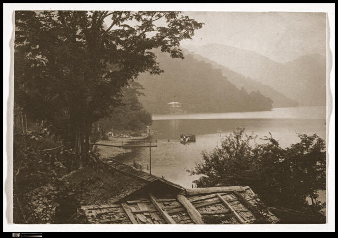 Un lac au Japon vu par le baron Adolphe de Meyer.