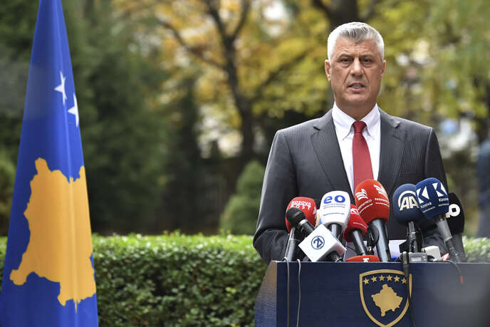 Le président du Kosovo Hashim Thaçi s’adresse à la nation depuis la capitale Pristina, le 5 novembre.