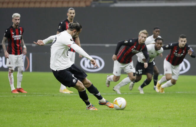 L’attaquant turc de Lille, Yusuf Yazici, a inscrit un penalty pour lancer son triplé à Milan, jeudi 5 novembre. Le voilà meilleur buteur de Ligue Europa avec 6 buts en trois matchs.