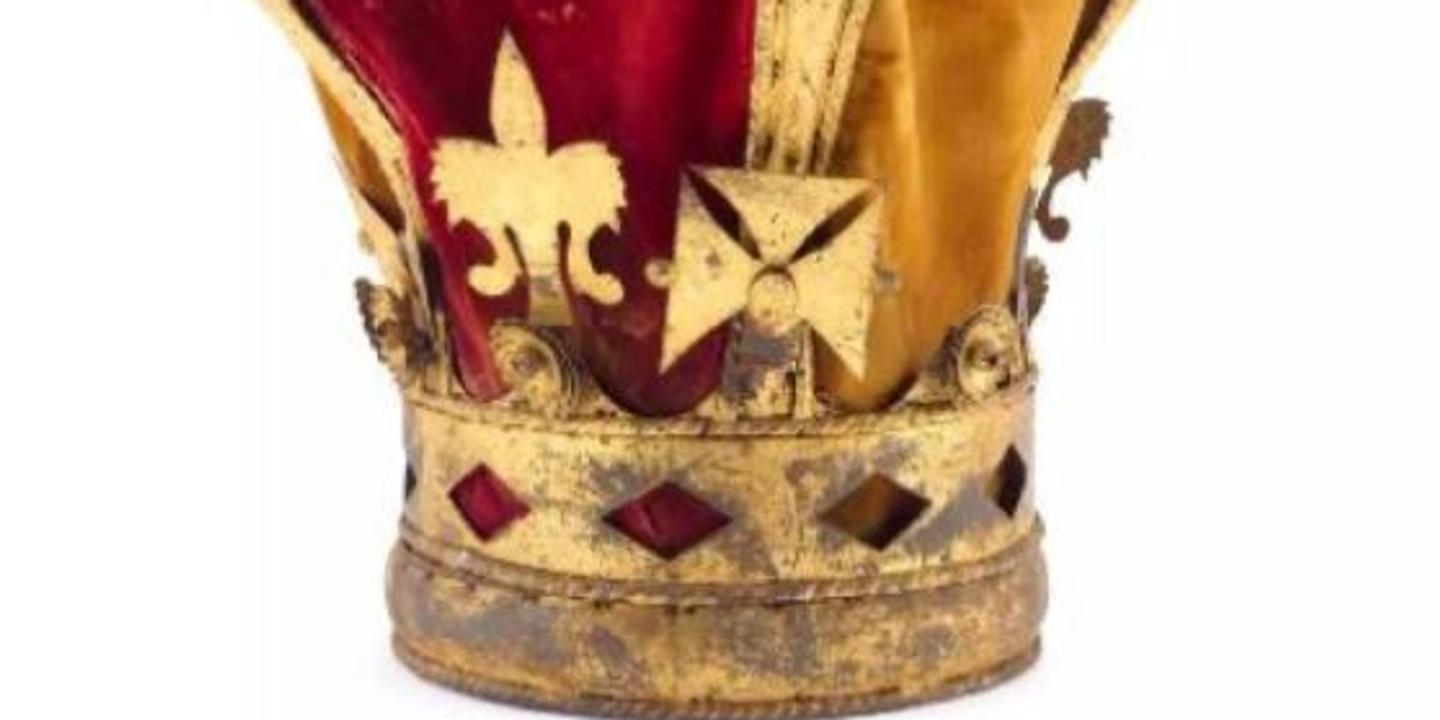 France Retains To Madagascar The Crown Bearing The Dais Of Queen Ranavalona Iii Archyde