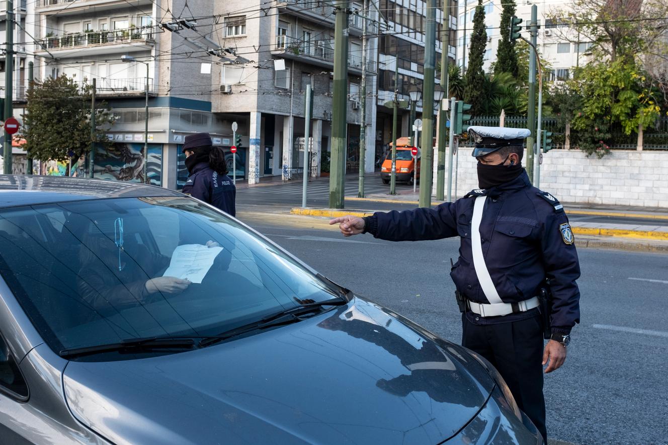 Covid19 la Grèce se reconfine pour au moins trois semaines