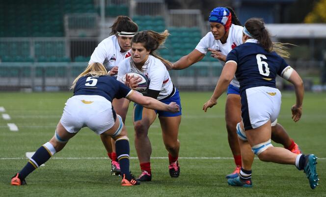 A l’entame de la saison 2020-2021, seules 26 joueuses, qui évoluent en équipe de France de rugby à XV, disposent d’un statut de rugbywomen semi-professionnelles, rémunérées à mi-temps à travers des contrats fédéraux.