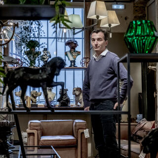 Lyon le 6 novembre 2020.
Bertrand Guyot, directeur du magasin de meubles et décoration Benoit-Guyot dans le deuxième arrondissement.
