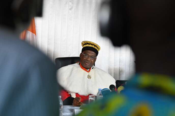 « M. Alassane Ouattara est proclamé élu au premier tour [avec 94,27 % des voix » , a déclaré le président du Conseil constitutionnel.