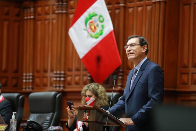Le président péruvien Martin Vizcarra a assuré lui-même sa défense devant le Parlement de Lima, le 9 novembre.