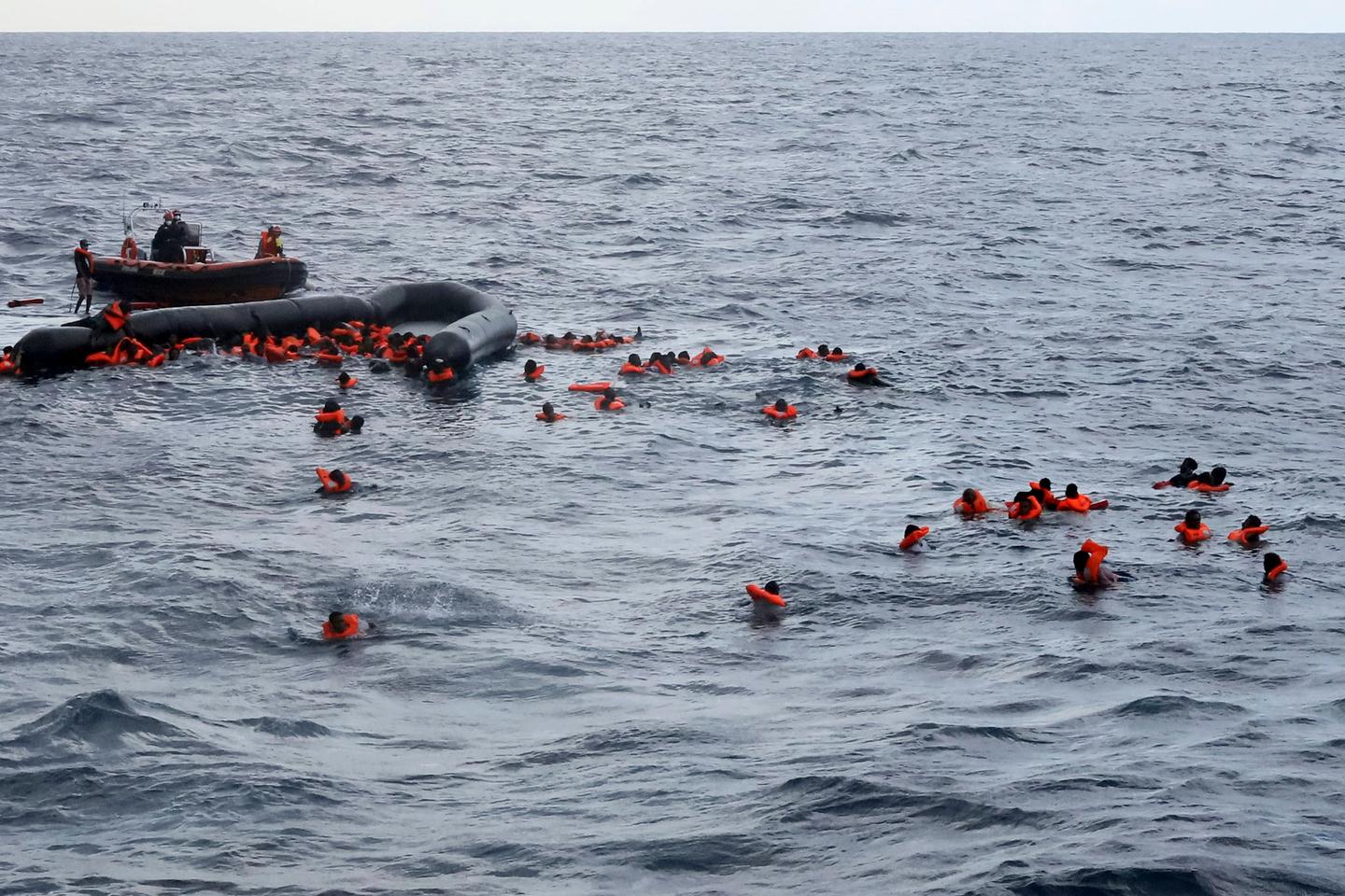 Deux bateaux de migrants font naufrage au large de la Libye, près de ...