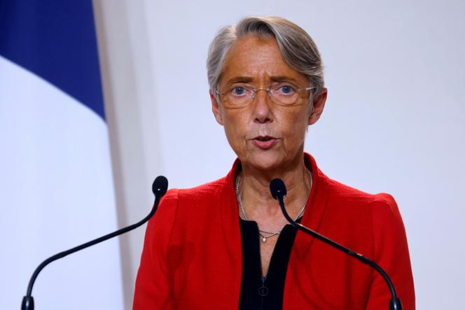 La ministre du travail Elisabeth Borne, le 12 novembre lors d’une conférence de presse à Paris.