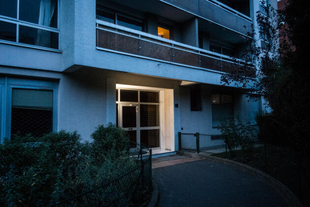 Entrée de l’immeuble où vivait Shaoyao Liu, au 35 de la villa Curial, à Paris, dans le 19e arrondissement.