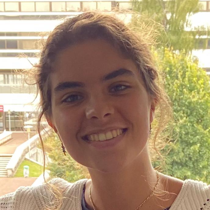Alexandrine, 20 ans.