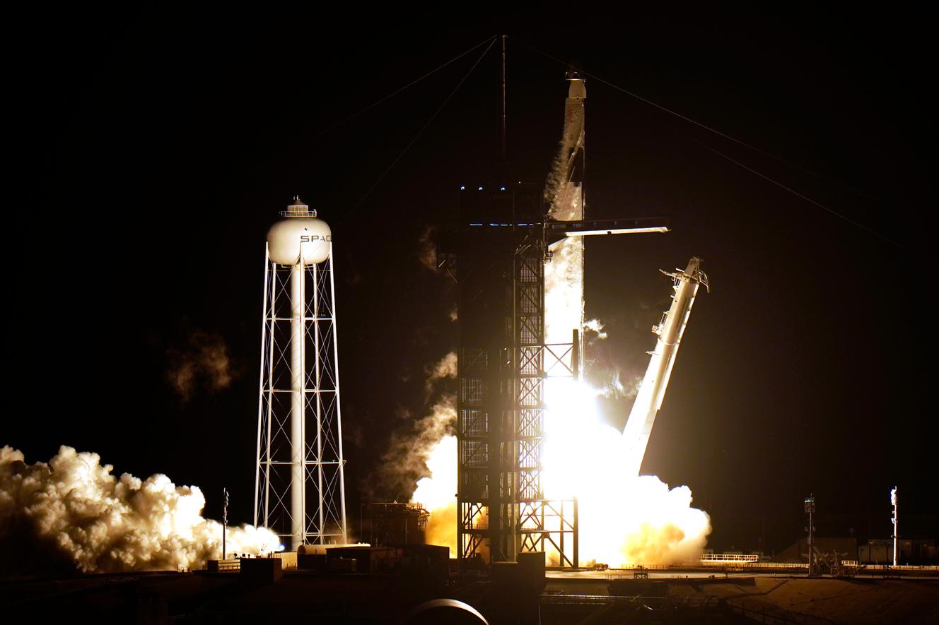 Une fusée SpaceX en route vers la Station spatiale internationale