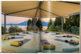 Pages intérieures du livre « Great Escapes Yoga », par Angelika Taschen (Taschen, 2020, 360 p., 40 €).