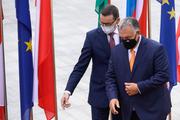 Le premier ministre polonais Mateusz Morawiecki et le premier ministre hongrois Viktor Orban, le 11 septembre 2020, à Lublin (Pologne).