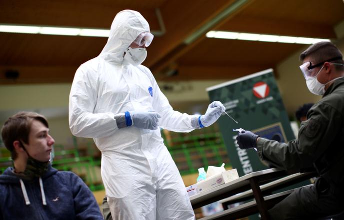 Test de dépistage du Covid-19 le 27 novembre à Korneuburg, en Autriche.