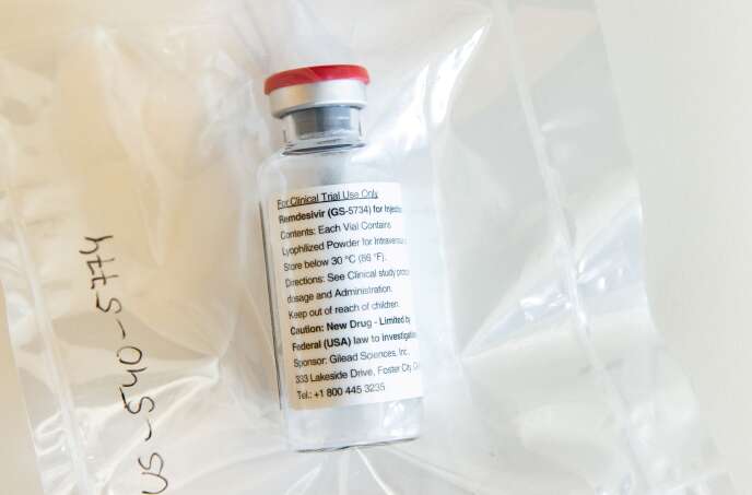 Une ampoule d’antiviral remdésivir du laboratoire américain Gilead, lors d’une conférence de presse, le 8 avril à Hambourg (Allemagne).
