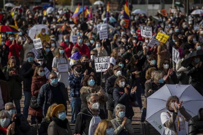 Manifestations à Madrid pour soutenir le système de santé publique, dimanche 29 novembre.