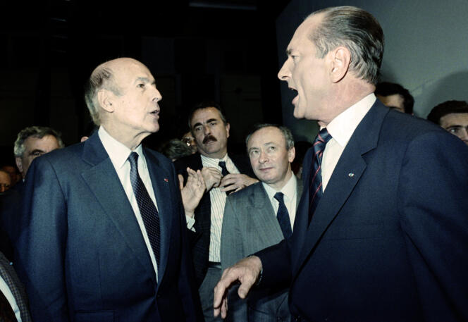 Valéry Giscard d’Estaing et Jacques Chirac, alors premier ministre et candidat à l’élection présidentielle, à Aulnat (Puy-de-Dôme), le 6 mai 1988.