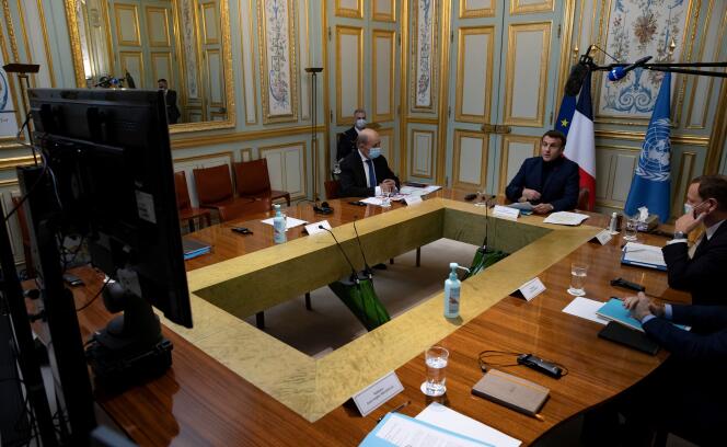 Emmanuel Macron lors de la conférence organisée à l’initiative de Paris sur le Liban, mercredi 2 décembre à l’Elysée.