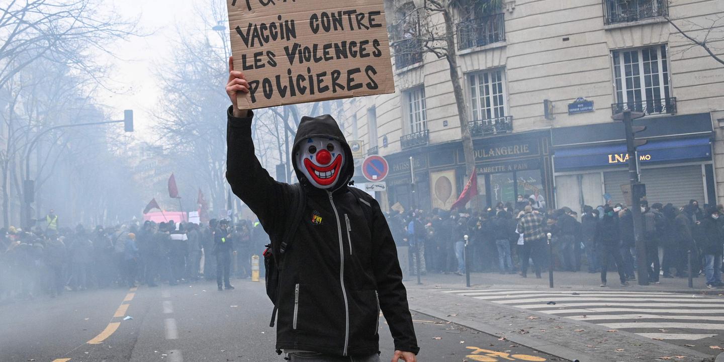 A Paris Les Revendications Des Manifestants En Proie A La Violence France News Live